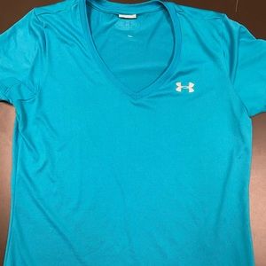 Women’s under armour tee